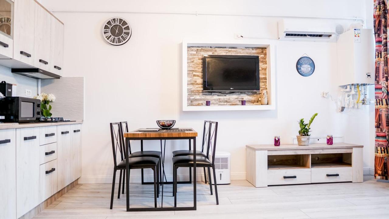 Calin Luma Studio Apartment Navodari Luaran gambar