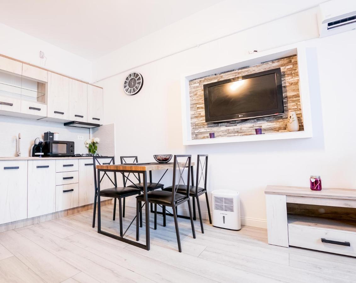 Calin Luma Studio Apartment Navodari Luaran gambar