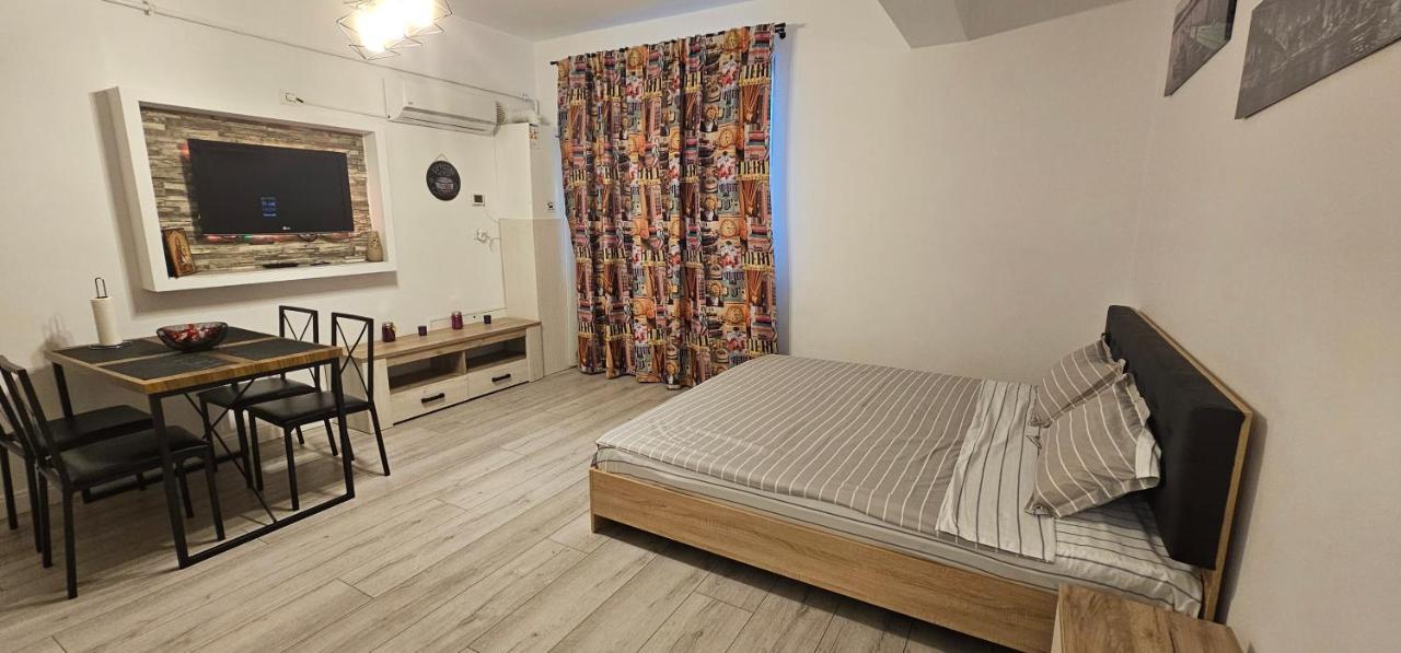 Calin Luma Studio Apartment Navodari Luaran gambar